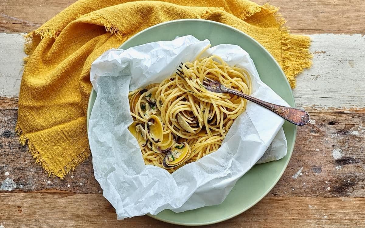 Spaghetti alle Vongole al Cartoccio recipe preview